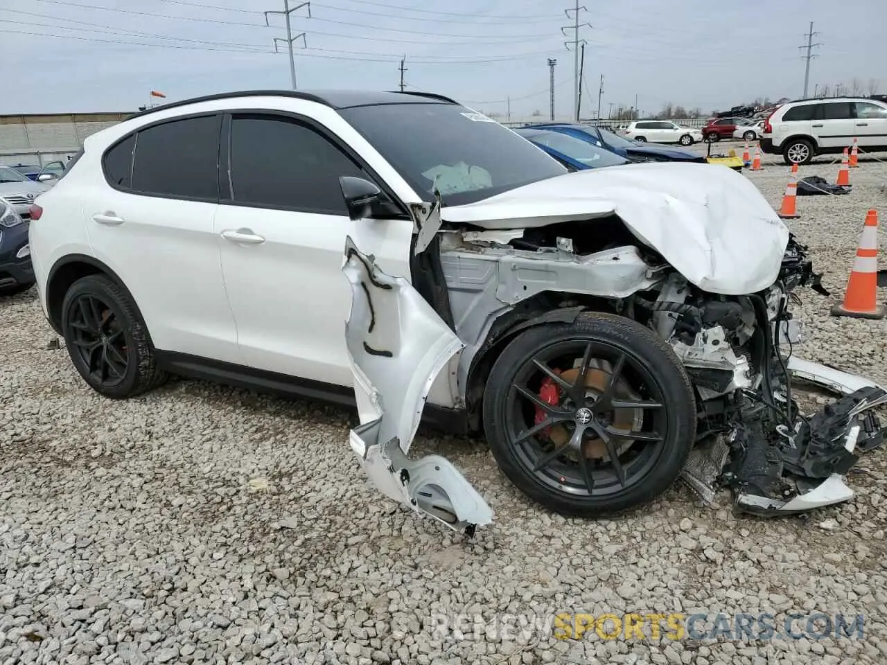 4 fotografías del automóvil dañado ZASPAKBN8K7C49339 ALFA ROMEO STELVIO 2019