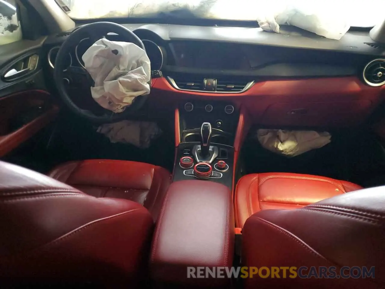 8 fotografías del automóvil dañado ZASPAJAN0L7C74801 ALFA ROMEO STELVIO 2020
