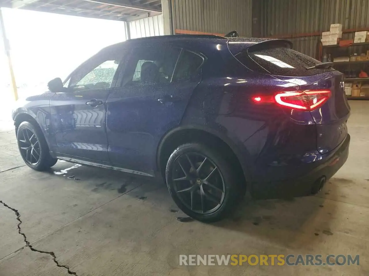 2 fotografías del automóvil dañado ZASPAJAN2L7C94032 ALFA ROMEO STELVIO 2020