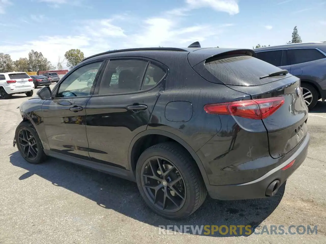 2 fotografías del automóvil dañado ZASPAJAN5L7C94798 ALFA ROMEO STELVIO 2020