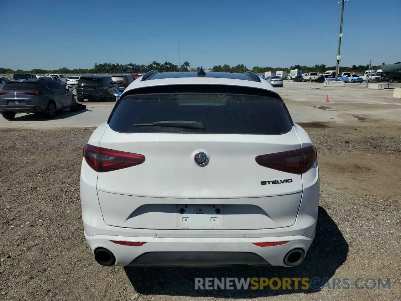 6 fotografías del automóvil dañado ZASPAJAN7L7C92406 ALFA ROMEO STELVIO 2020