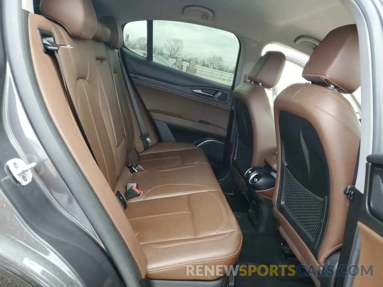 11 fotografías del automóvil dañado ZASPAJAN8L7C88994 ALFA ROMEO STELVIO 2020