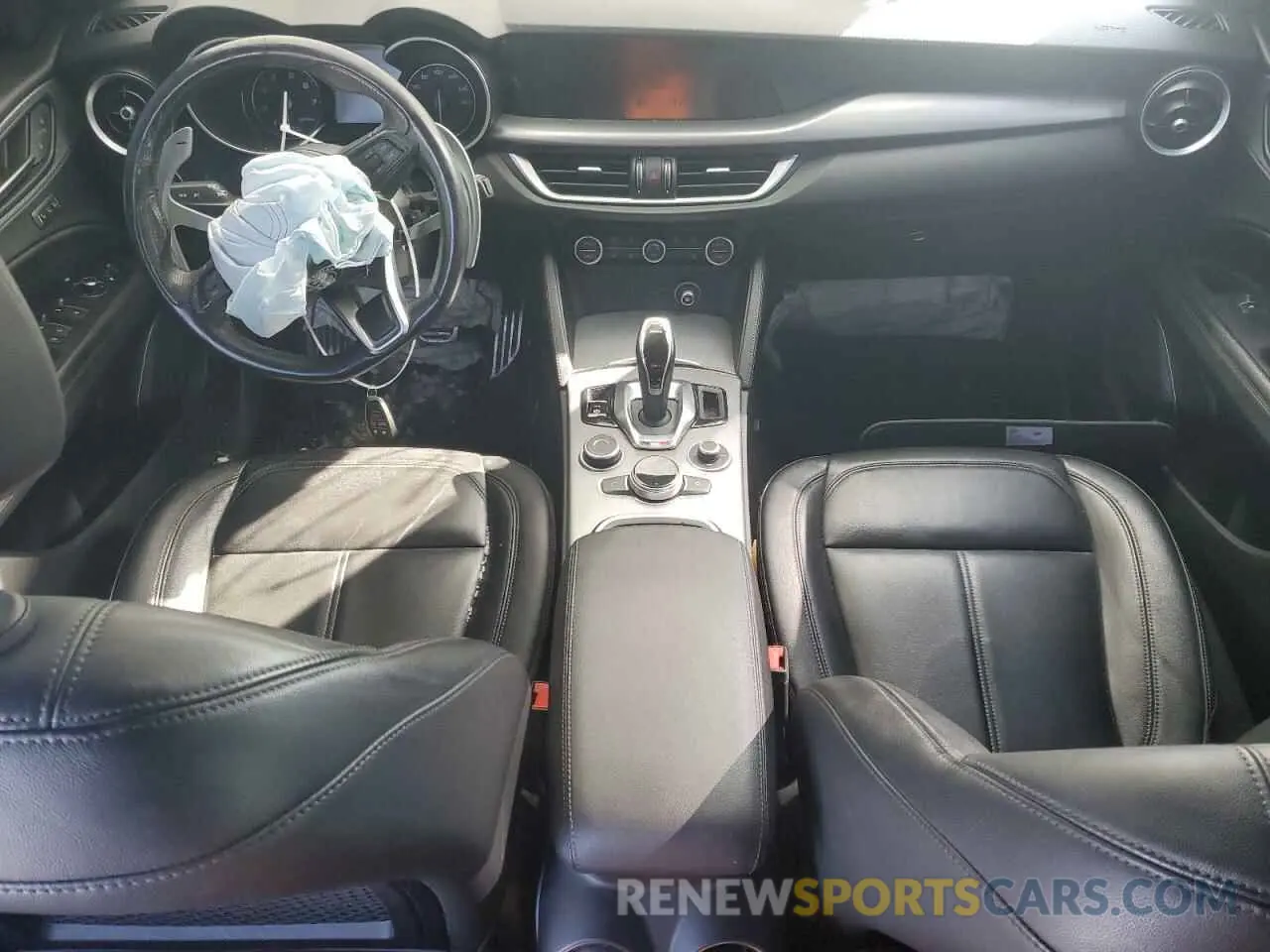 8 fotografías del automóvil dañado ZASPAKAN1L7C97395 ALFA ROMEO STELVIO 2020