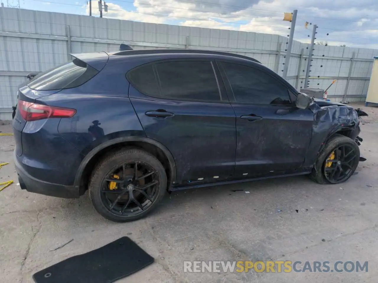 3 fotografías del automóvil dañado ZASPAKAN2L7C86986 ALFA ROMEO STELVIO 2020