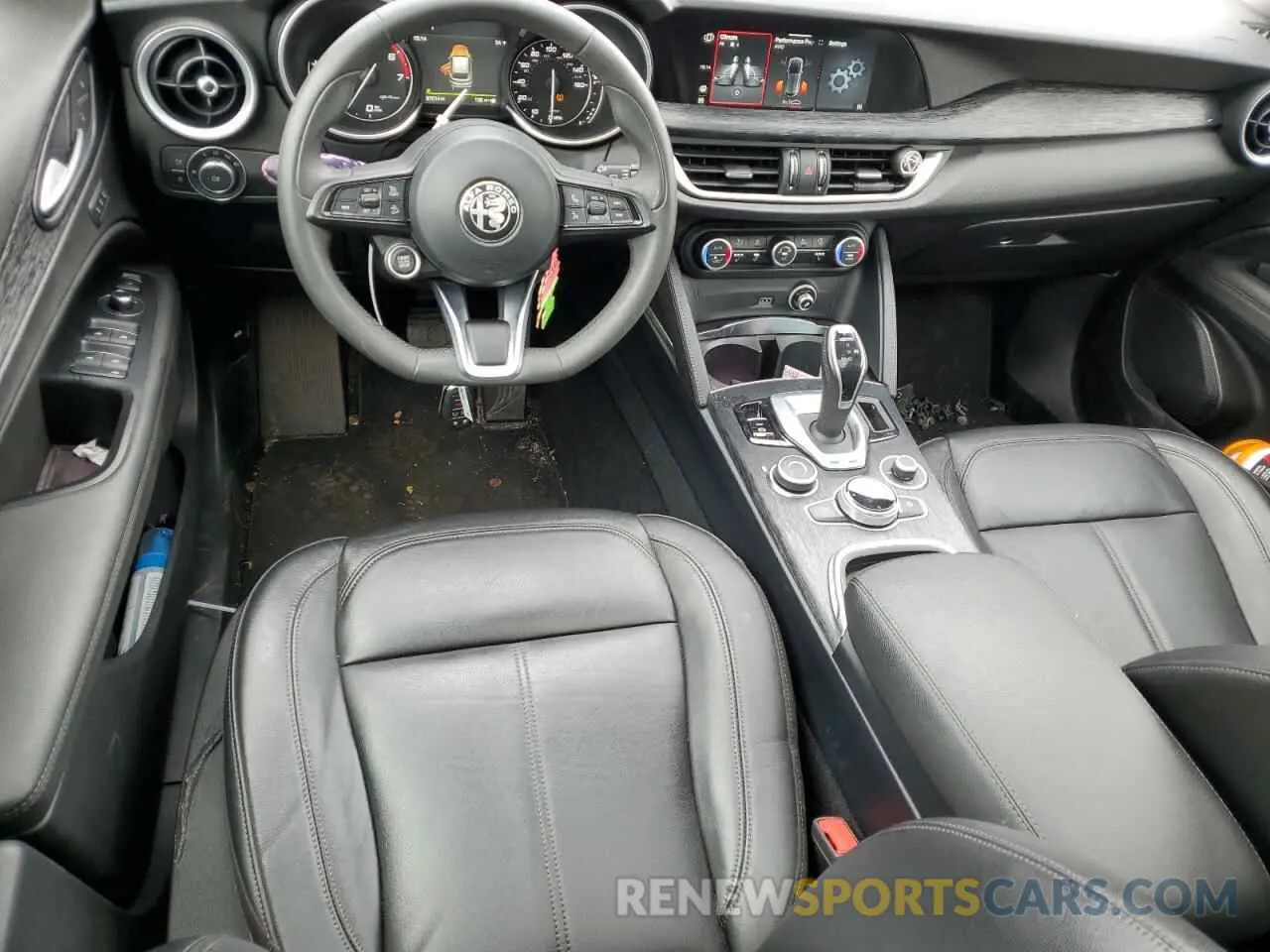 8 fotografías del automóvil dañado ZASPAKAN6L7C95545 ALFA ROMEO STELVIO 2020