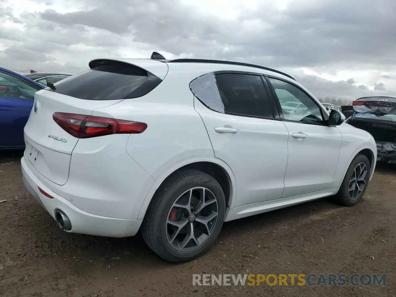 3 fotografías del automóvil dañado ZASPAKBN4L7C97566 ALFA ROMEO STELVIO 2020