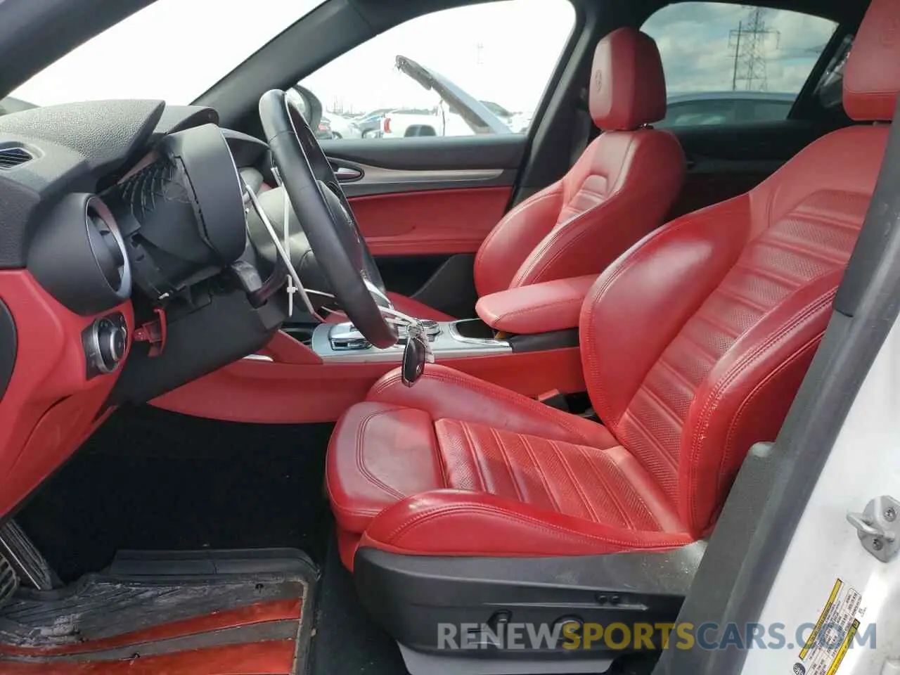 7 fotografías del automóvil dañado ZASPAKBN4L7C97566 ALFA ROMEO STELVIO 2020