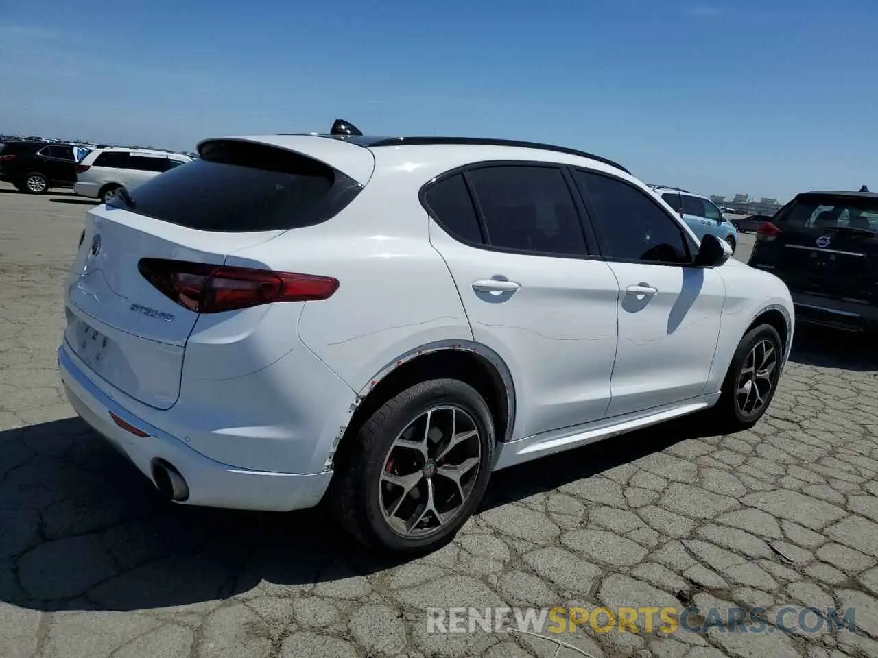 3 fotografías del automóvil dañado ZASPAKBN6L7C75472 ALFA ROMEO STELVIO 2020