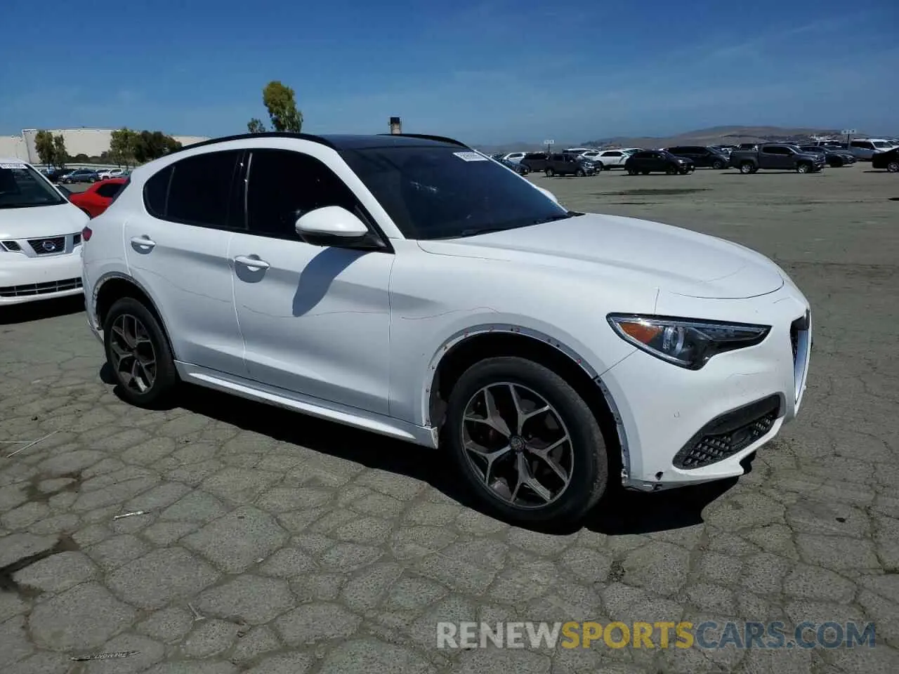 4 fotografías del automóvil dañado ZASPAKBN6L7C75472 ALFA ROMEO STELVIO 2020