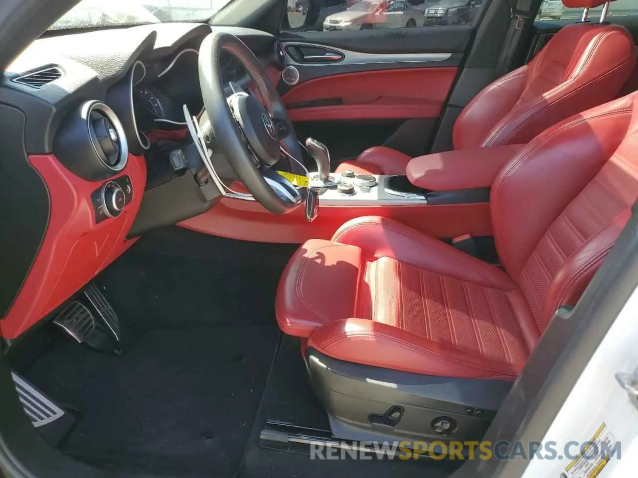 7 fotografías del automóvil dañado ZASPAKBN6L7C75472 ALFA ROMEO STELVIO 2020