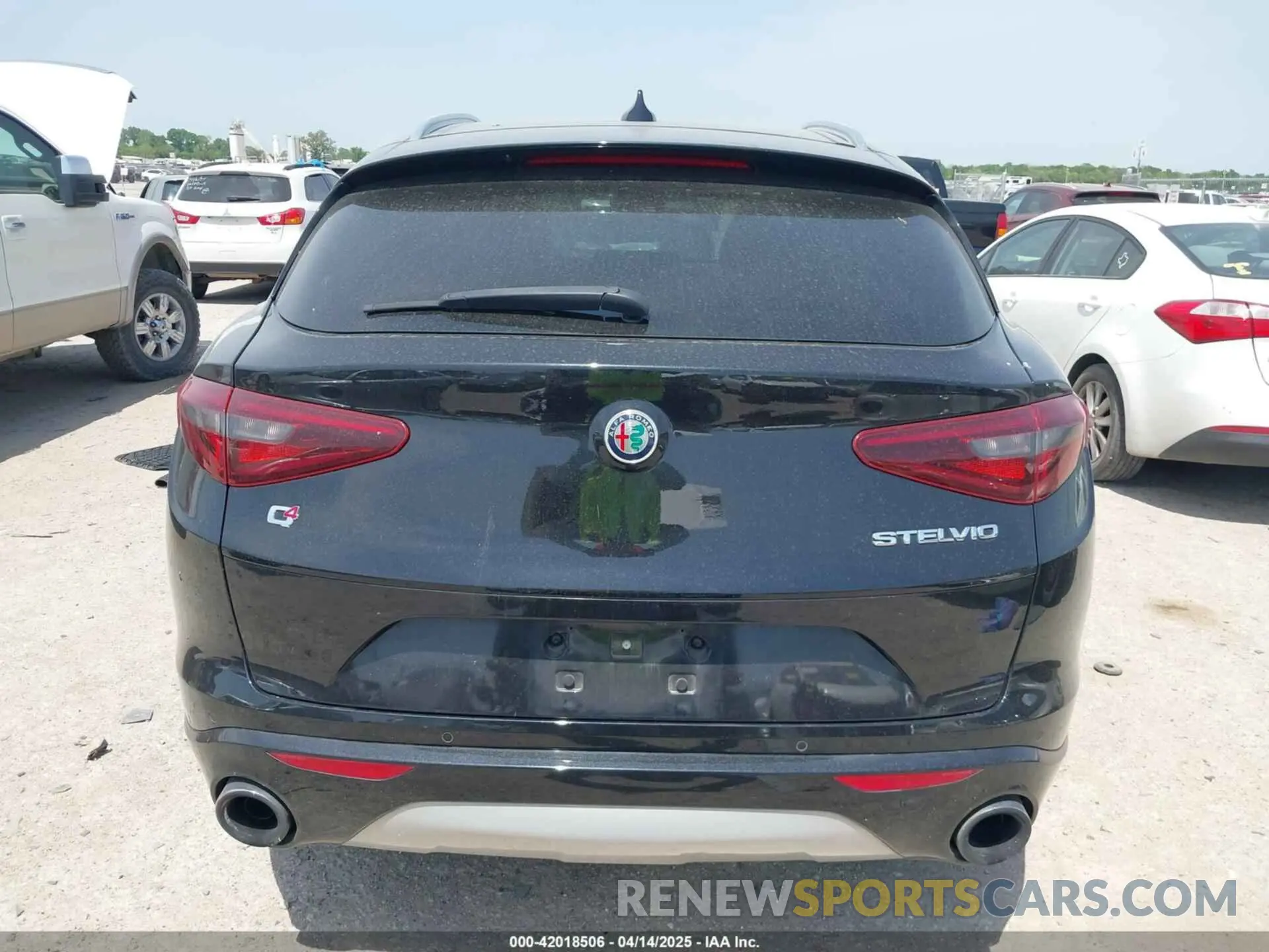 16 fotografías del automóvil dañado ZASPAKBN8L7C95979 ALFA ROMEO STELVIO 2020