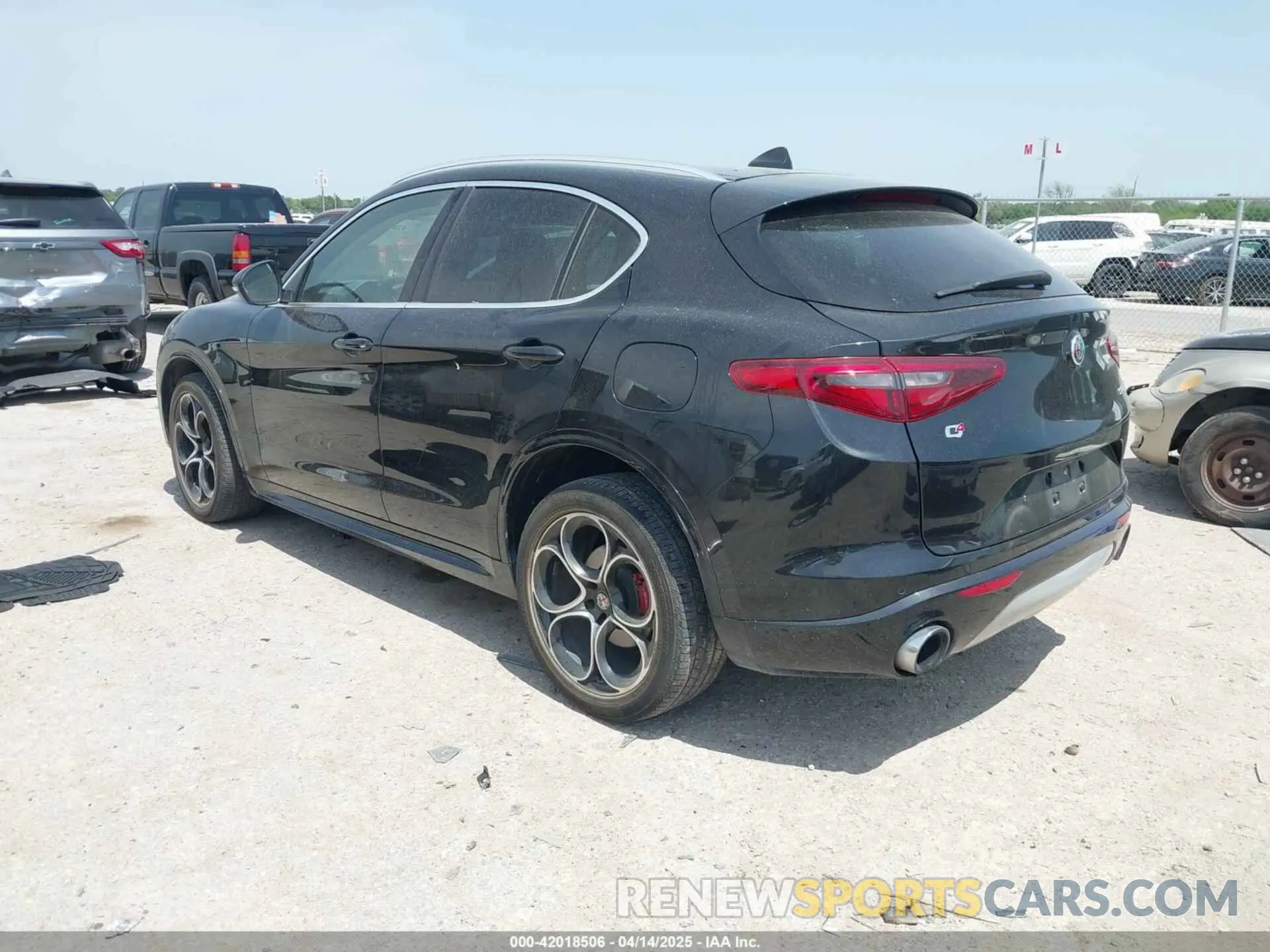 3 fotografías del automóvil dañado ZASPAKBN8L7C95979 ALFA ROMEO STELVIO 2020