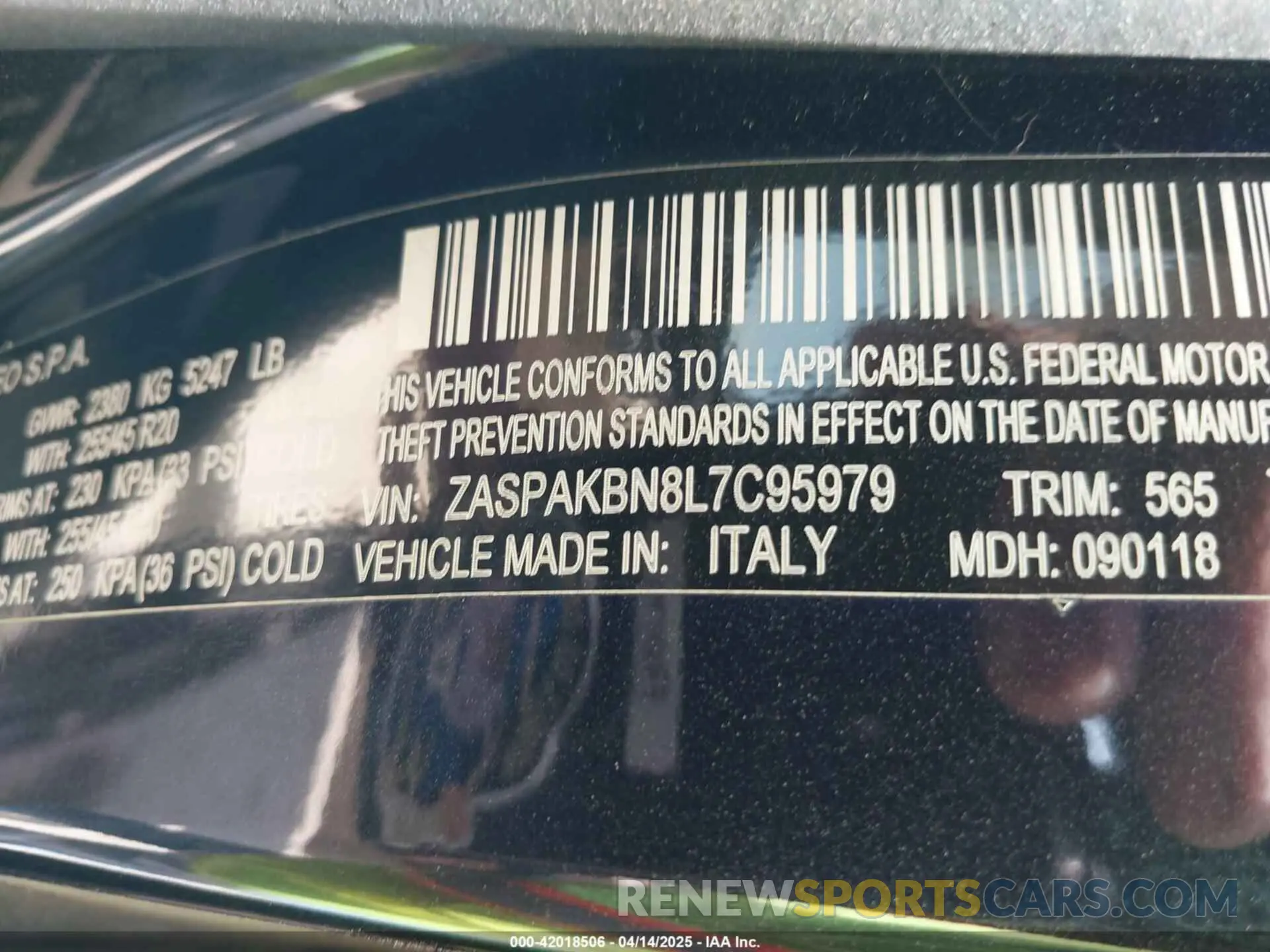 9 fotografías del automóvil dañado ZASPAKBN8L7C95979 ALFA ROMEO STELVIO 2020