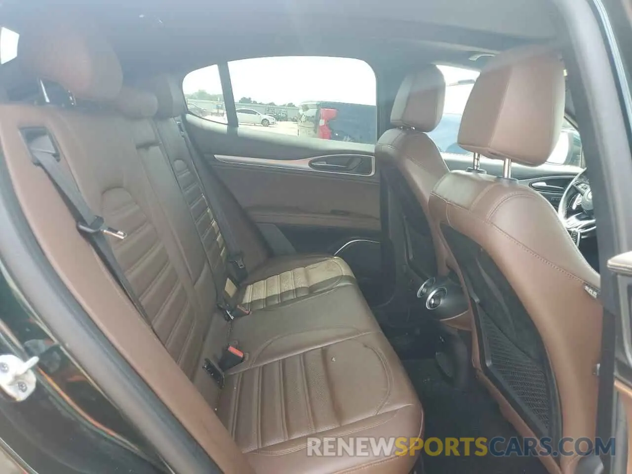 11 fotografías del automóvil dañado ZASPAKBN9L7C76051 ALFA ROMEO STELVIO 2020