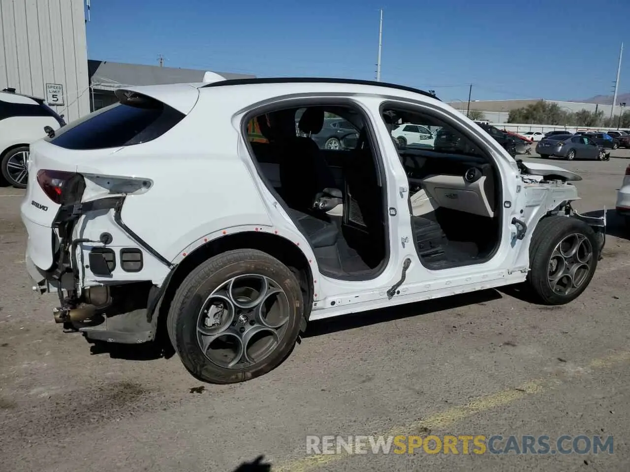 3 fotografías del automóvil dañado ZASPAJAN3M7C99676 ALFA ROMEO STELVIO 2021