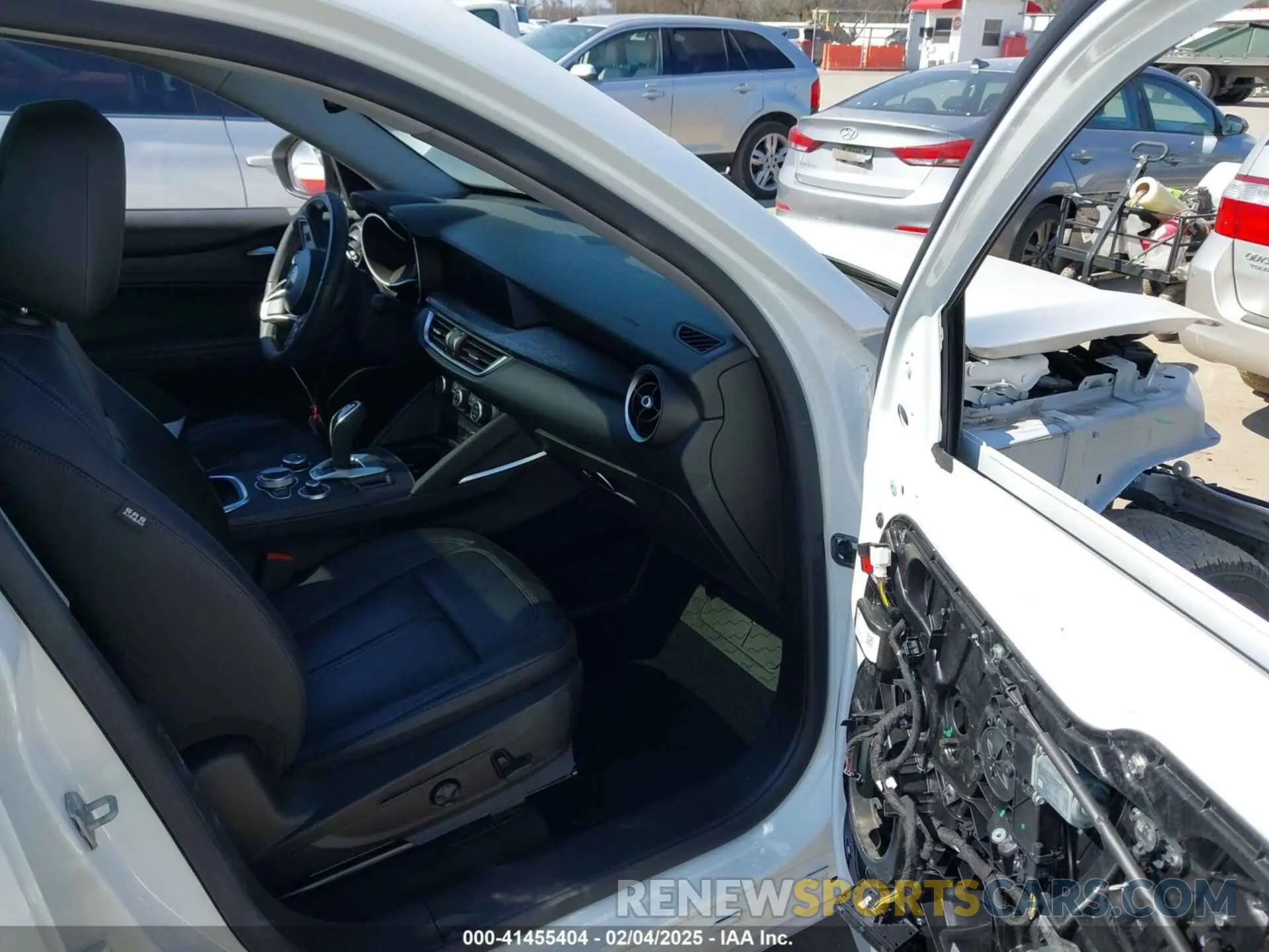 5 fotografías del automóvil dañado ZASPAJAN7M7D00408 ALFA ROMEO STELVIO 2021