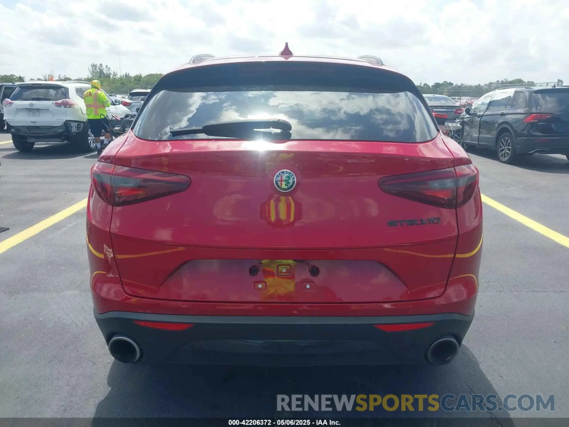 16 fotografías del automóvil dañado ZASPAJAN7M7D08508 ALFA ROMEO STELVIO 2021