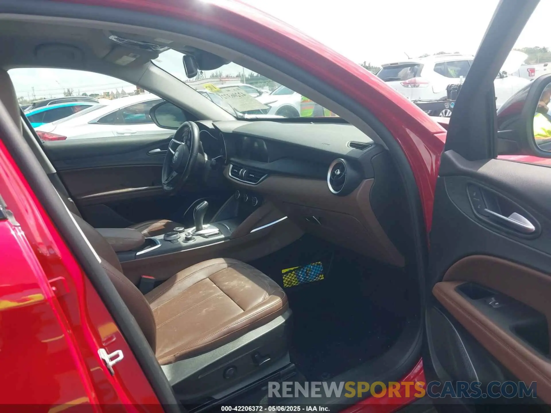 5 fotografías del automóvil dañado ZASPAJAN7M7D08508 ALFA ROMEO STELVIO 2021