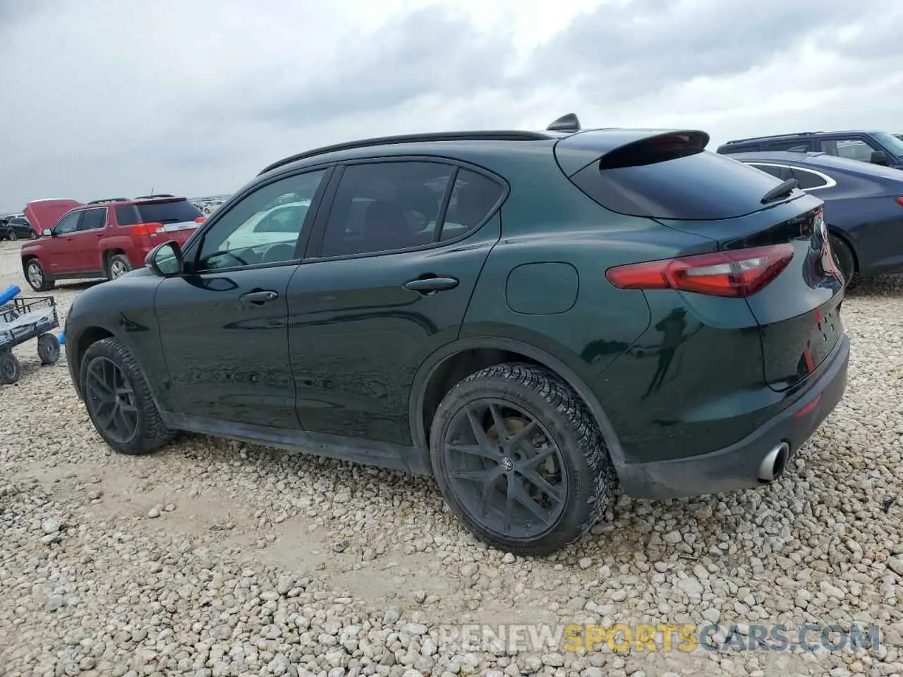 2 fotografías del automóvil dañado ZASPAJAN9M7D00233 ALFA ROMEO STELVIO 2021