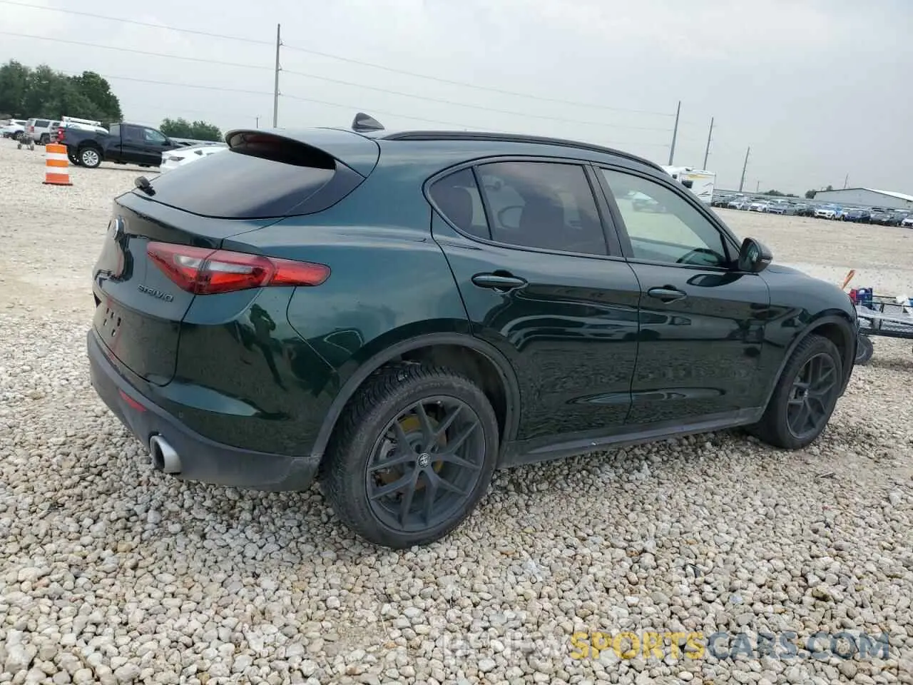 3 fotografías del automóvil dañado ZASPAJAN9M7D00233 ALFA ROMEO STELVIO 2021