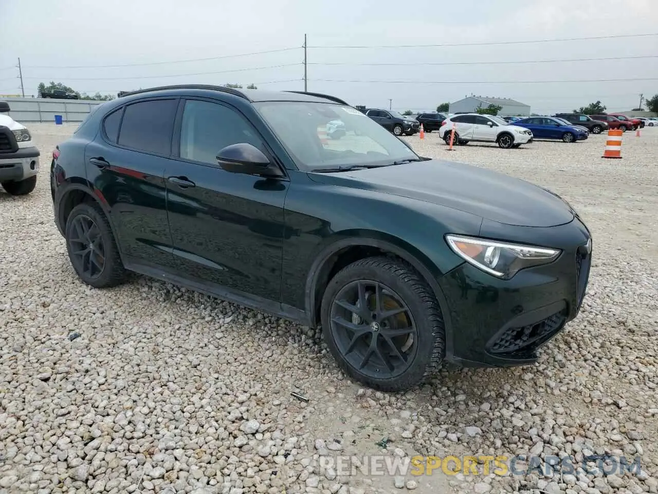 4 fotografías del automóvil dañado ZASPAJAN9M7D00233 ALFA ROMEO STELVIO 2021