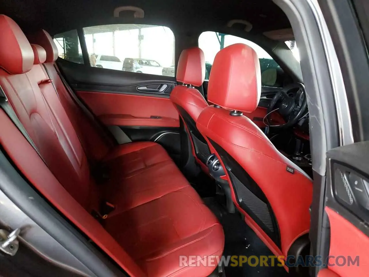 11 fotografías del automóvil dañado ZASPAJAN9M7D09255 ALFA ROMEO STELVIO 2021