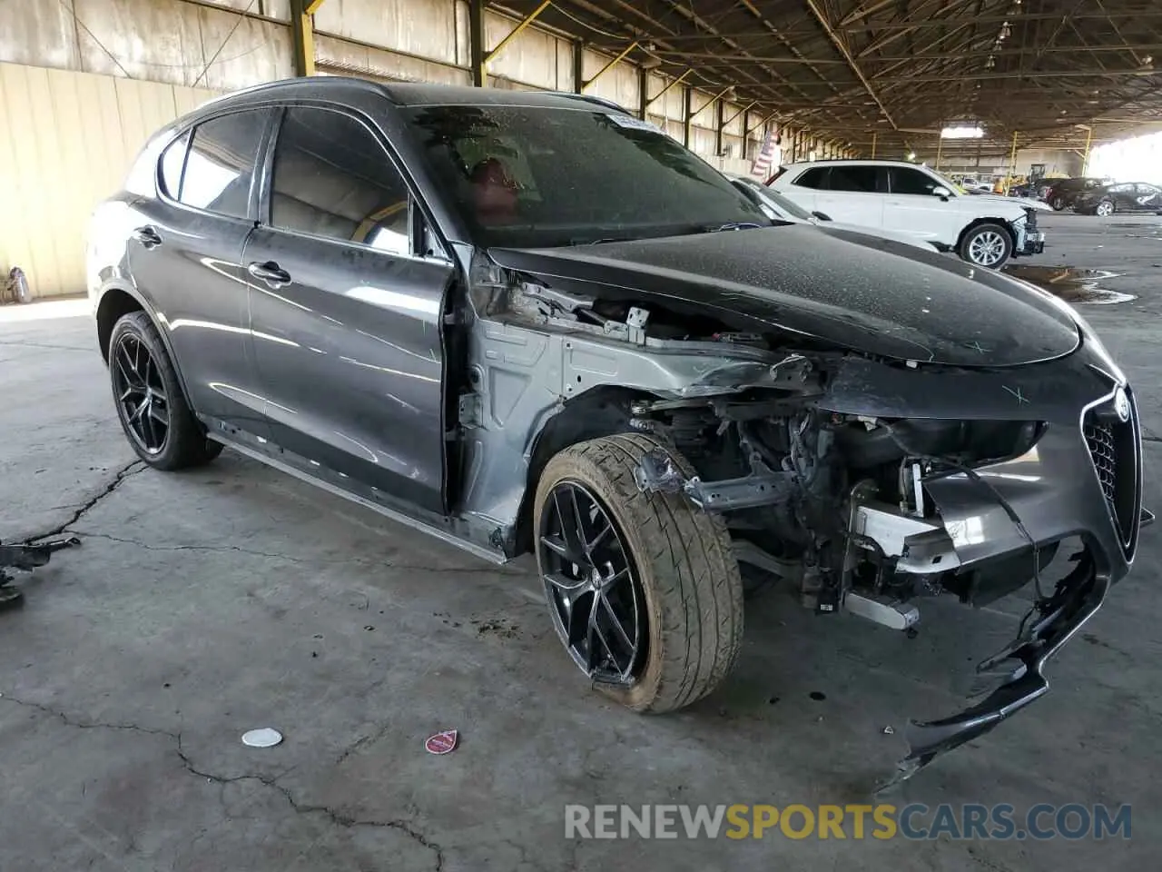 4 fotografías del automóvil dañado ZASPAJAN9M7D09255 ALFA ROMEO STELVIO 2021