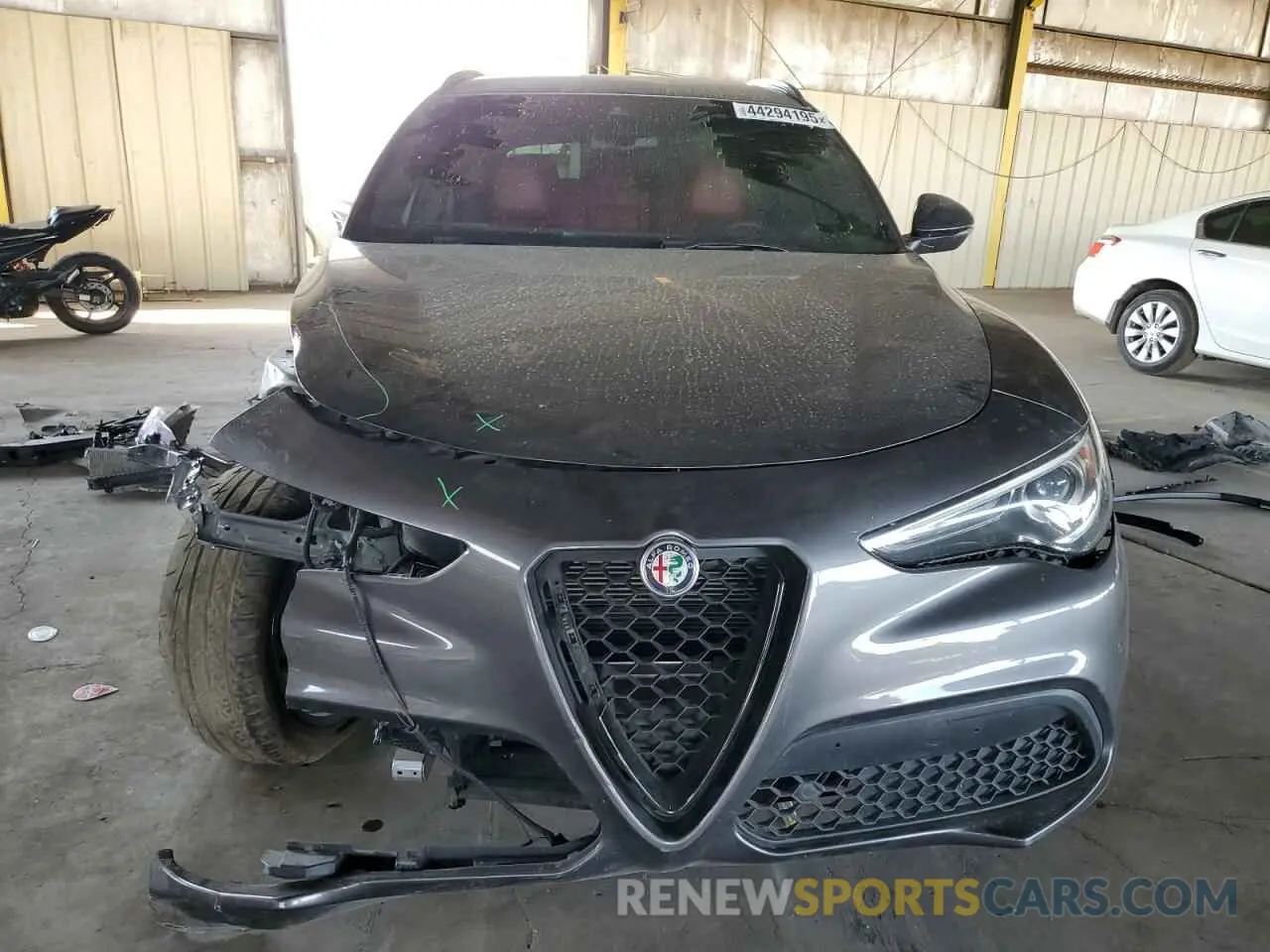 5 fotografías del automóvil dañado ZASPAJAN9M7D09255 ALFA ROMEO STELVIO 2021