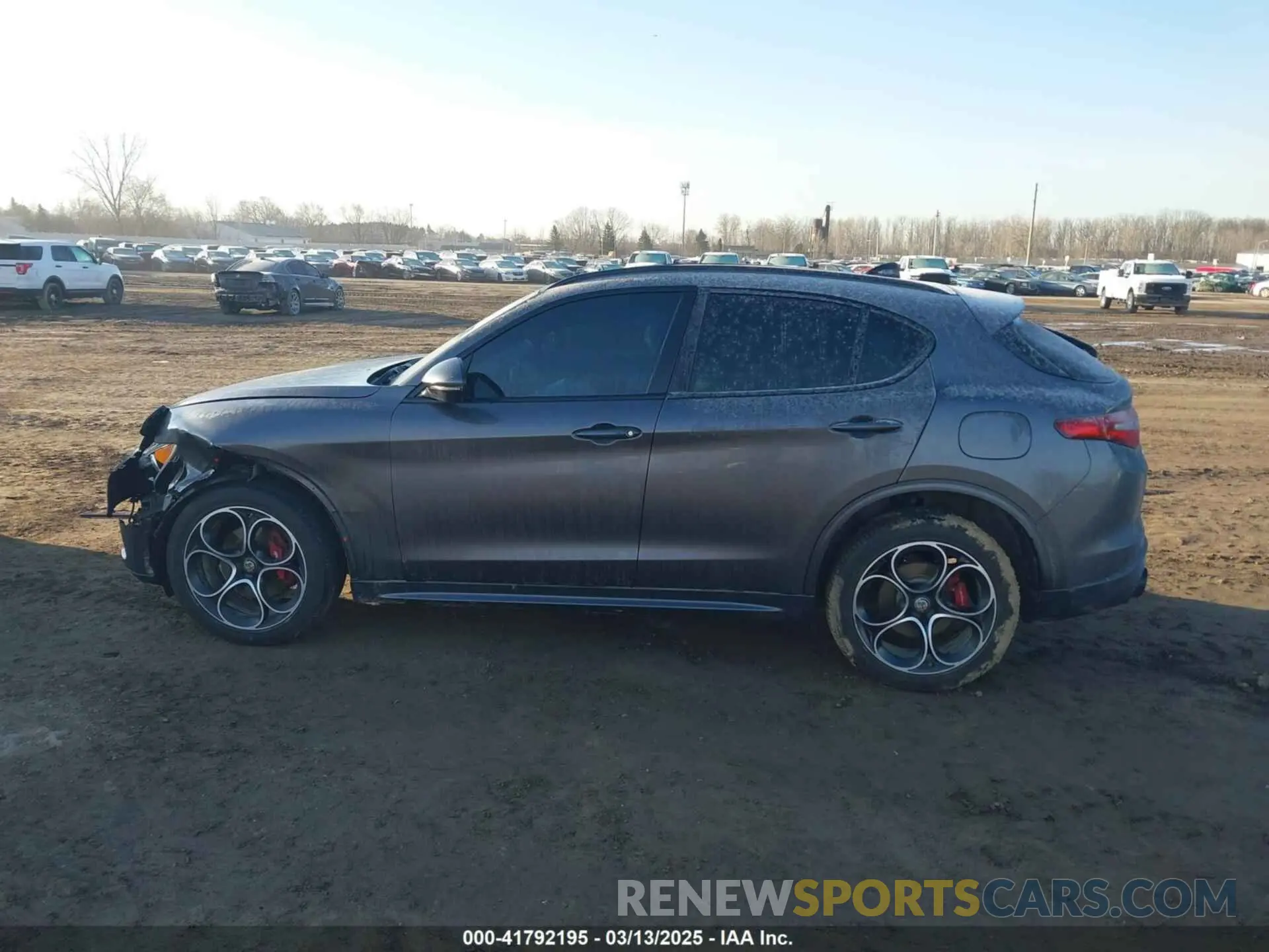 14 fotografías del automóvil dañado ZASPAKBN0M7D02652 ALFA ROMEO STELVIO 2021