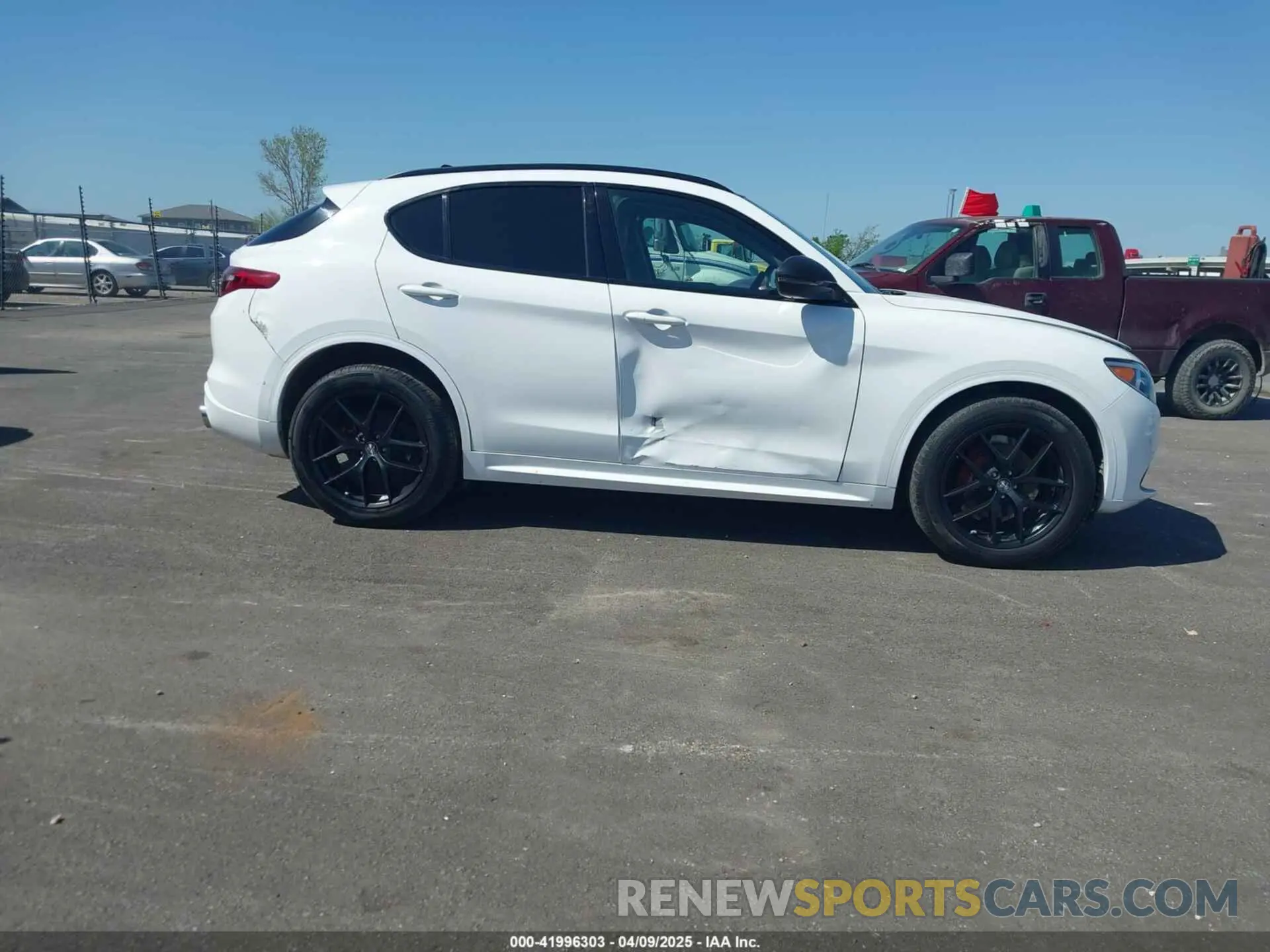 13 fotografías del automóvil dañado ZASPAKBN1M7D09576 ALFA ROMEO STELVIO 2021