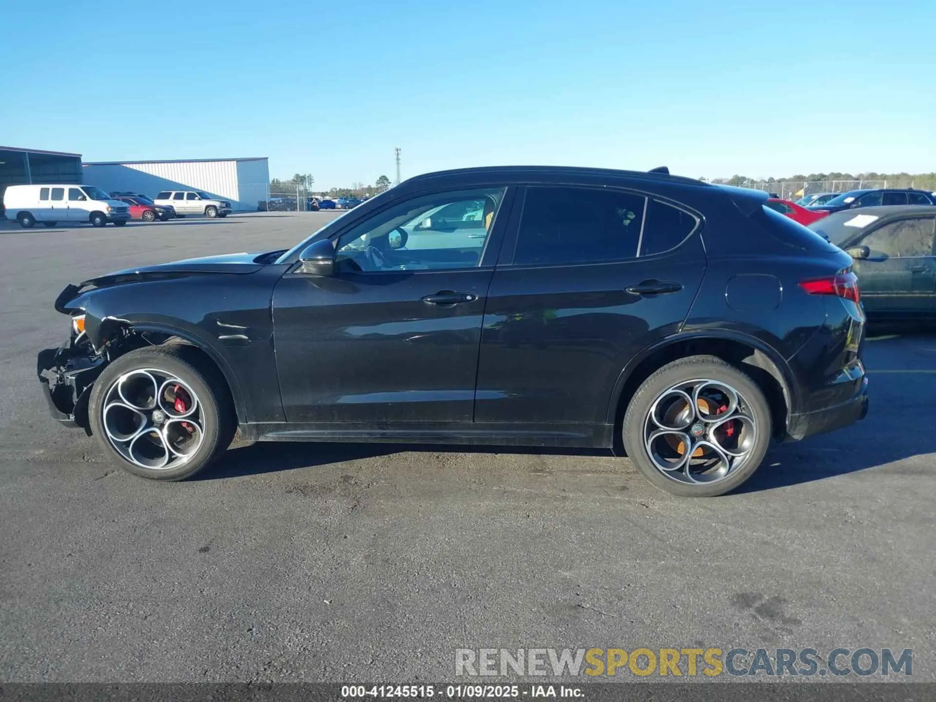 14 fotografías del automóvil dañado ZASPAKBN2M7D16097 ALFA ROMEO STELVIO 2021
