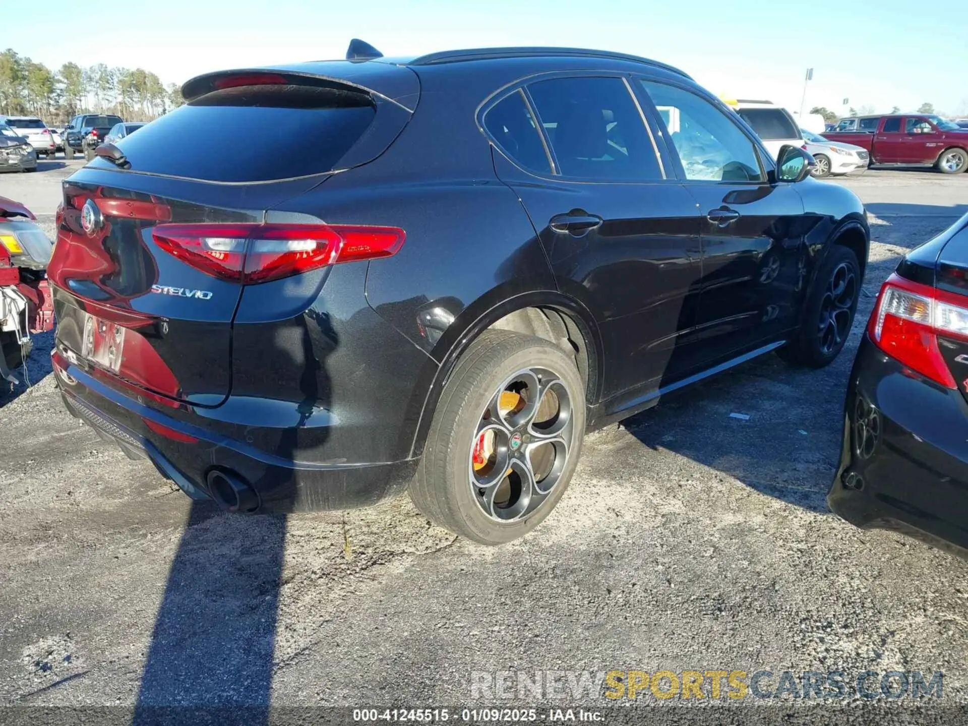 4 fotografías del automóvil dañado ZASPAKBN2M7D16097 ALFA ROMEO STELVIO 2021