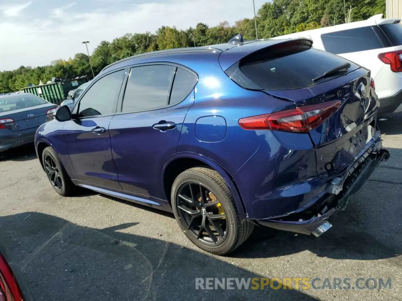 2 fotografías del automóvil dañado ZASPAKBN3M7D09515 ALFA ROMEO STELVIO 2021