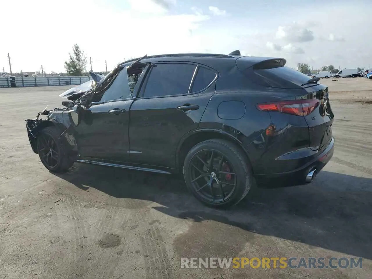 2 fotografías del automóvil dañado ZASPAKBN6M7D18774 ALFA ROMEO STELVIO 2021