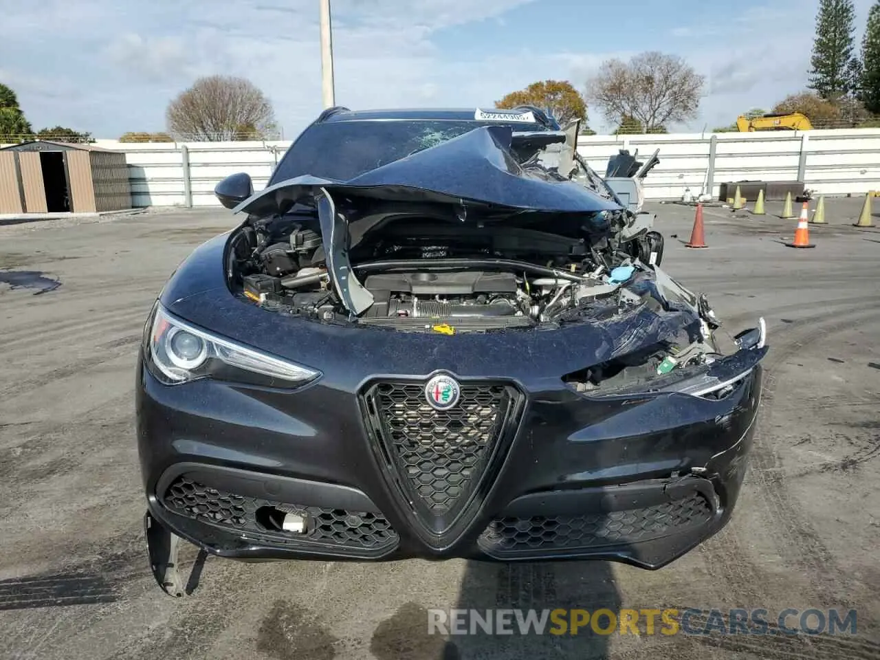 5 fotografías del automóvil dañado ZASPAKBN6M7D18774 ALFA ROMEO STELVIO 2021