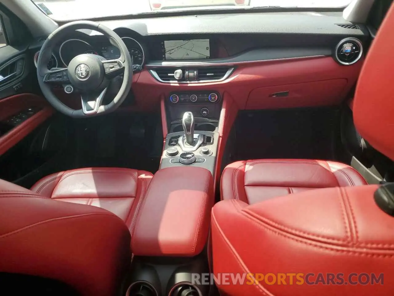 8 fotografías del automóvil dañado ZASPAKBNXM7D03145 ALFA ROMEO STELVIO 2021