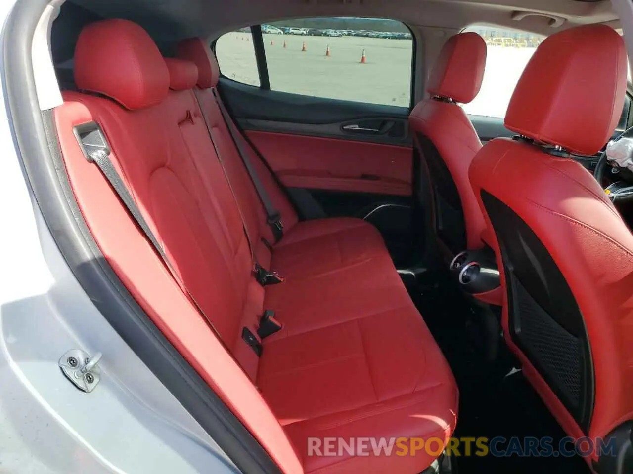 11 fotografías del automóvil dañado ZASPAKBNXM7D13772 ALFA ROMEO STELVIO 2021
