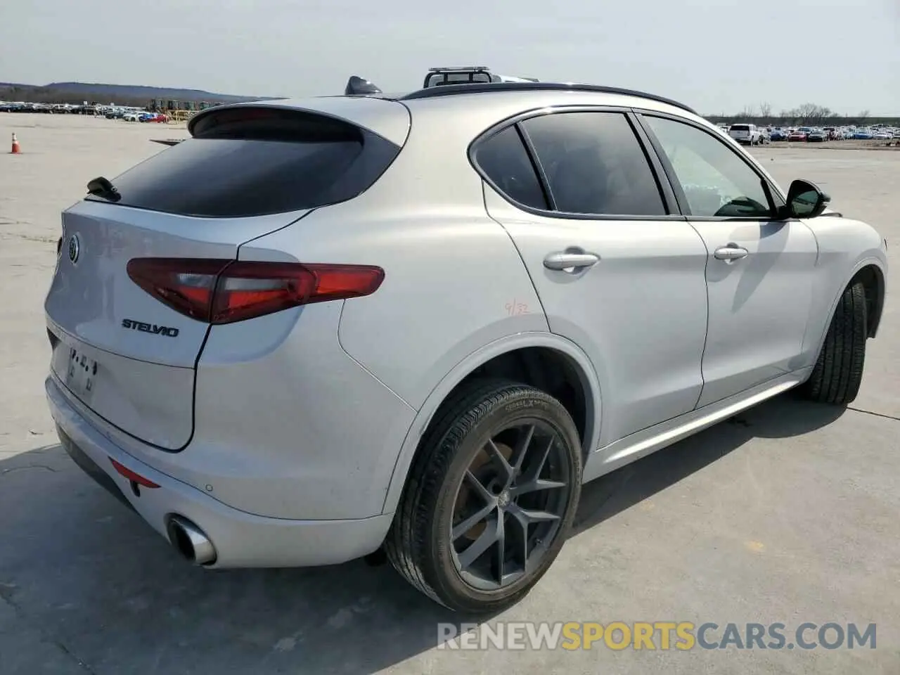 3 fotografías del automóvil dañado ZASPAKBNXM7D13772 ALFA ROMEO STELVIO 2021