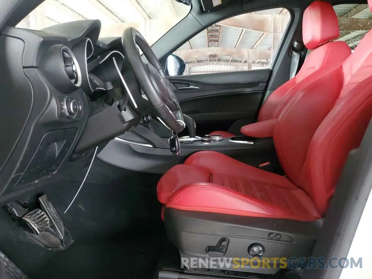 7 fotografías del automóvil dañado ZASPAJAN7N7D39940 ALFA ROMEO STELVIO 2022