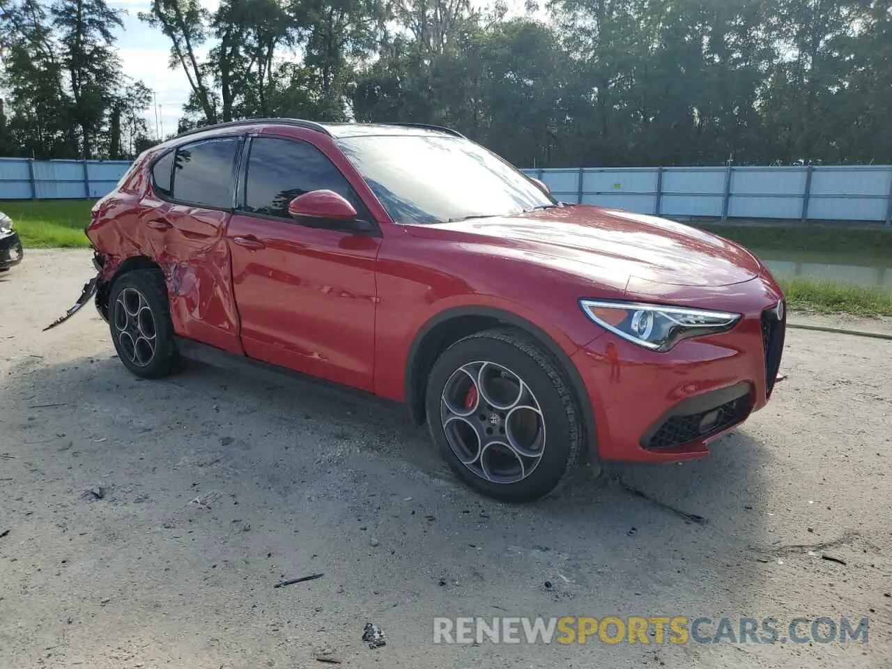 4 fotografías del automóvil dañado ZASPAKAN1N7D27546 ALFA ROMEO STELVIO 2022
