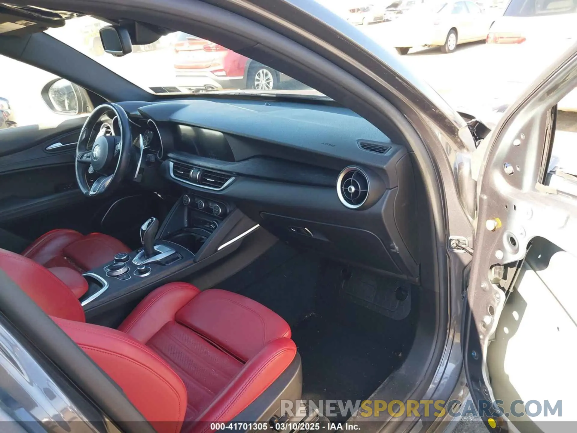 5 fotografías del automóvil dañado ZASPAKAN3N7D27953 ALFA ROMEO STELVIO 2022