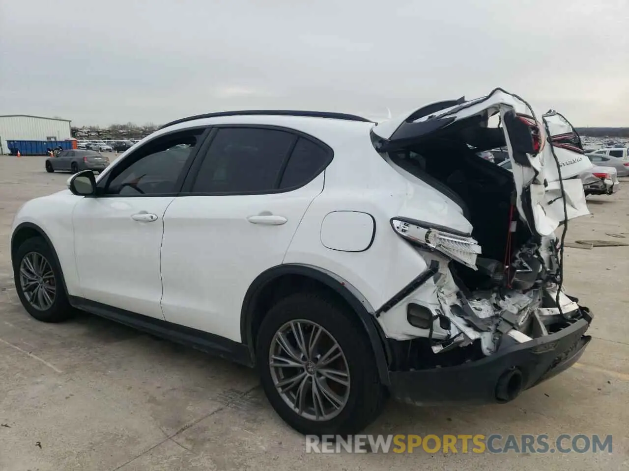 2 fotografías del automóvil dañado ZASPAKAN6N7D31060 ALFA ROMEO STELVIO 2022