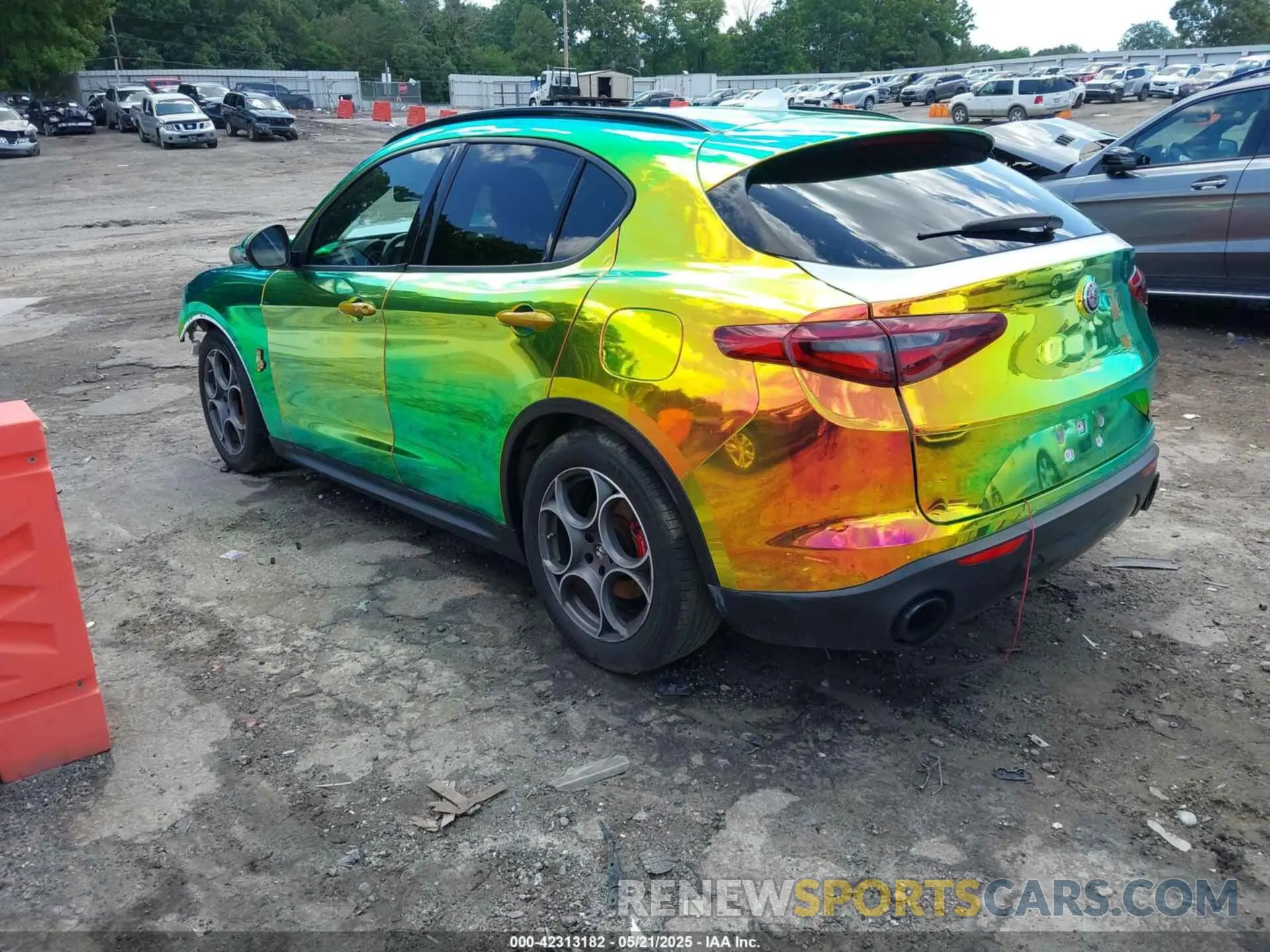 3 fotografías del automóvil dañado ZASPAKANXN7D41462 ALFA ROMEO STELVIO 2022