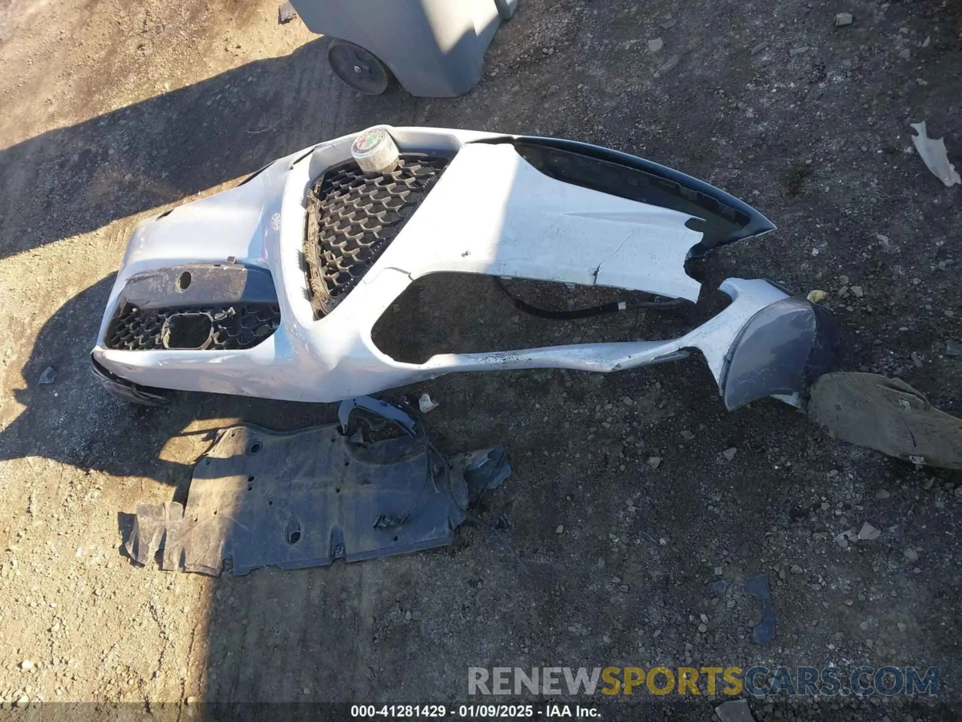 12 fotografías del automóvil dañado ZASPAKBN0N7D32302 ALFA ROMEO STELVIO 2022