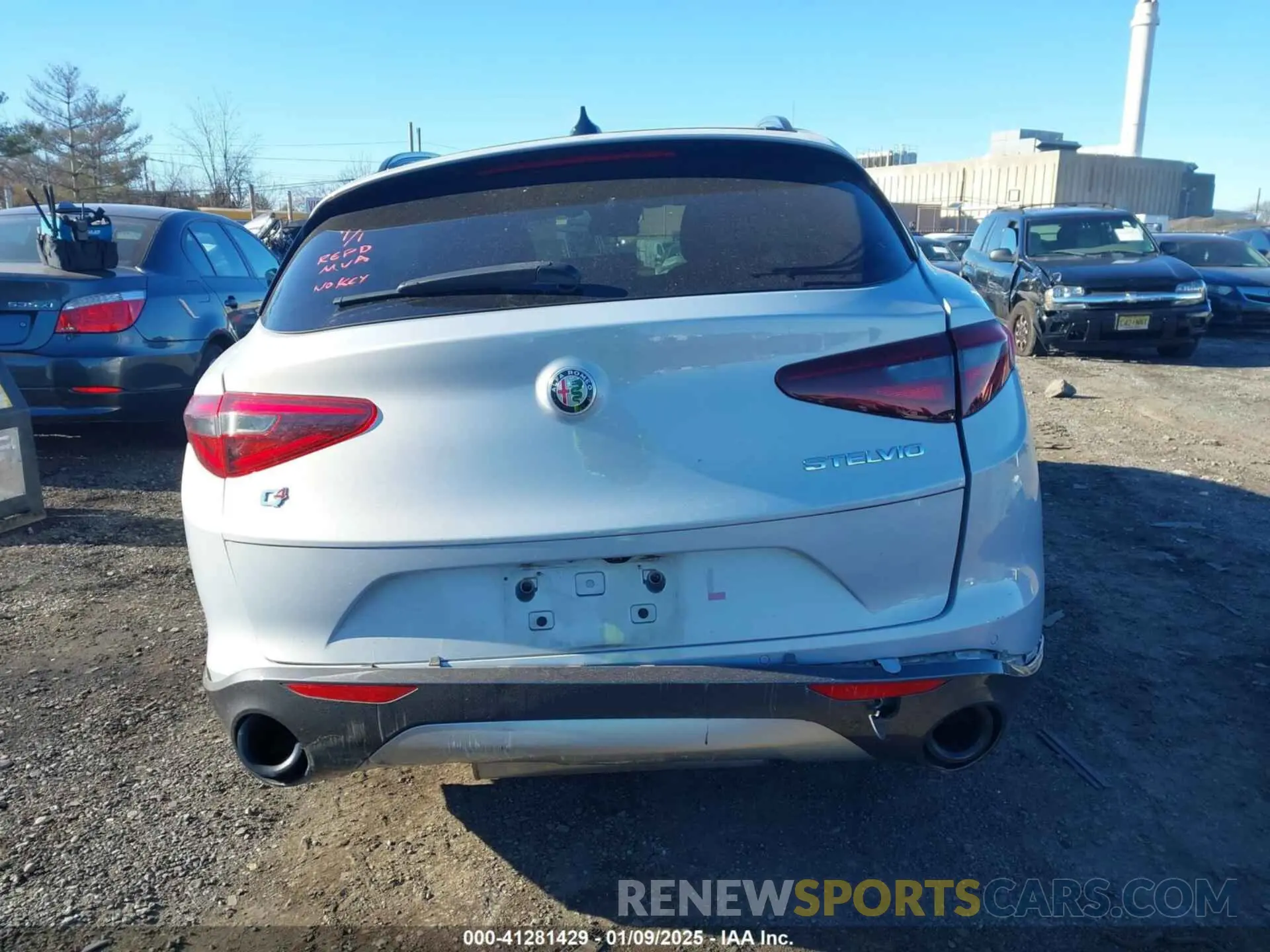 17 fotografías del automóvil dañado ZASPAKBN0N7D32302 ALFA ROMEO STELVIO 2022