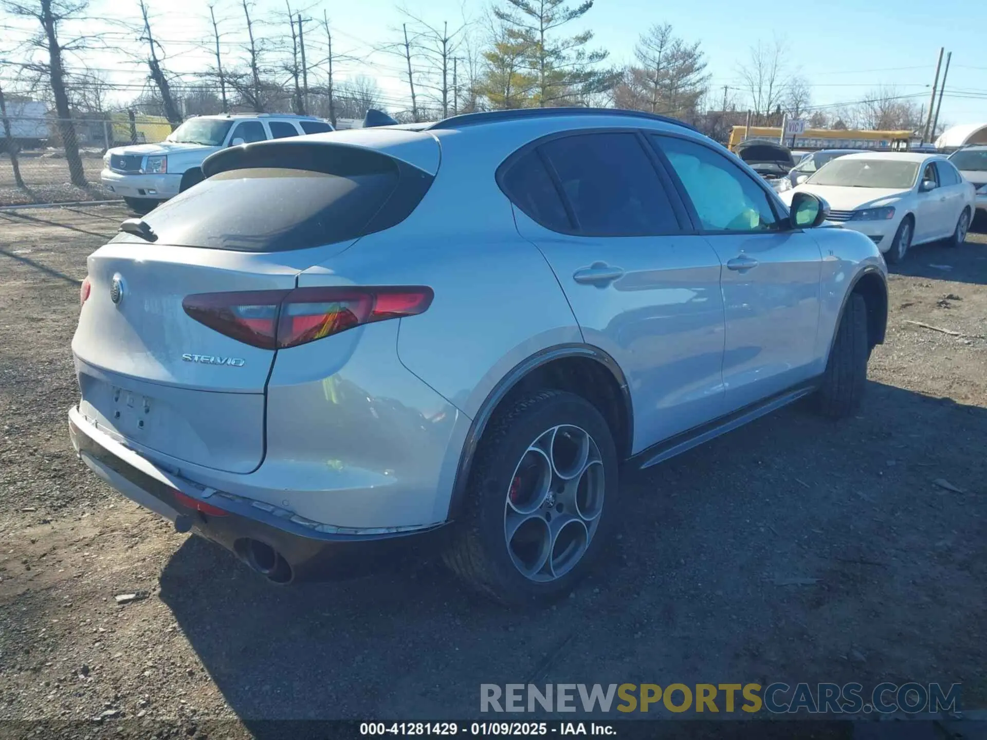 4 fotografías del automóvil dañado ZASPAKBN0N7D32302 ALFA ROMEO STELVIO 2022