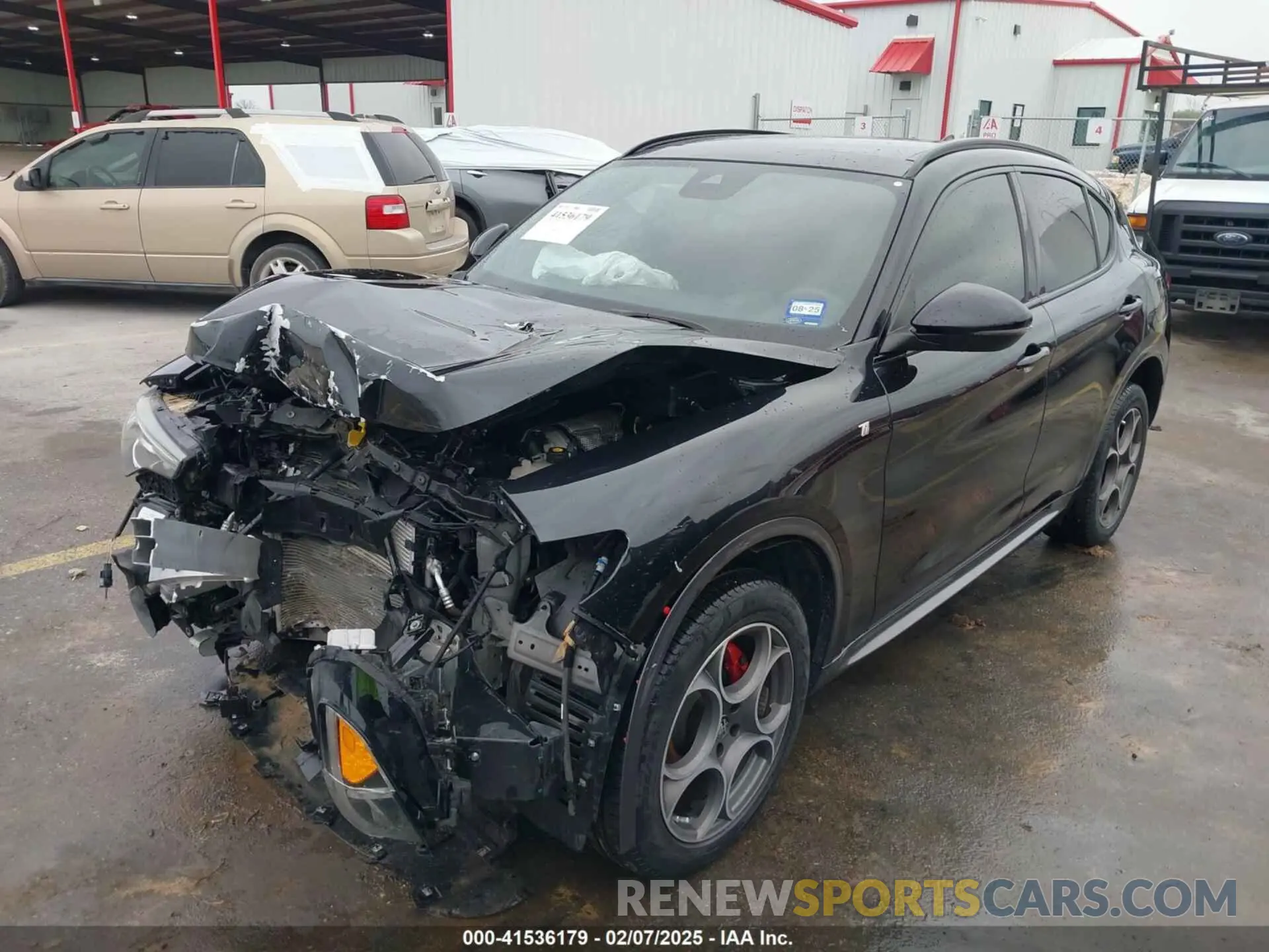 2 fotografías del automóvil dañado ZASPAKBN2N7D38473 ALFA ROMEO STELVIO 2022