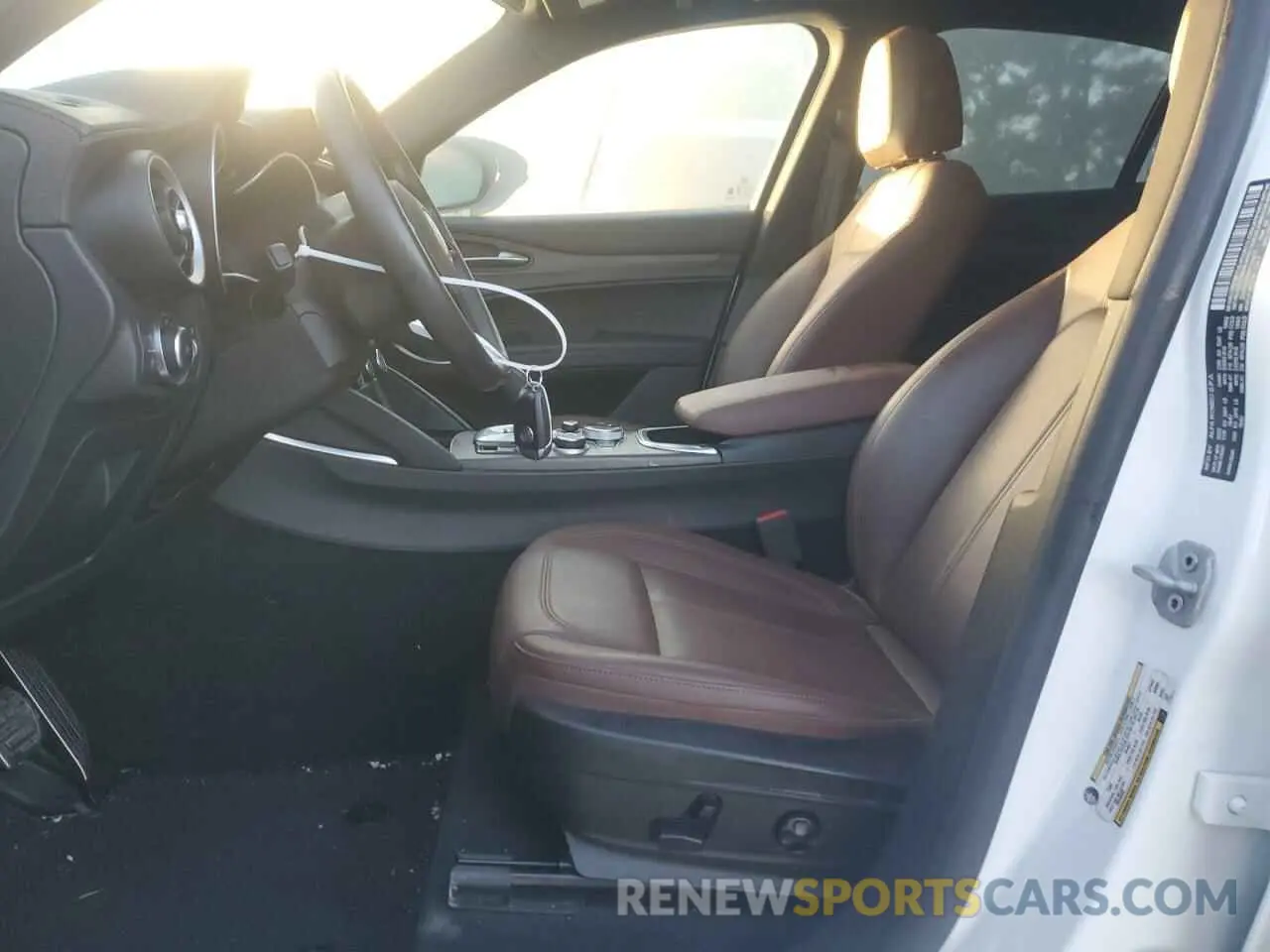 7 fotografías del automóvil dañado ZASPAKBN5N7D39875 ALFA ROMEO STELVIO 2022