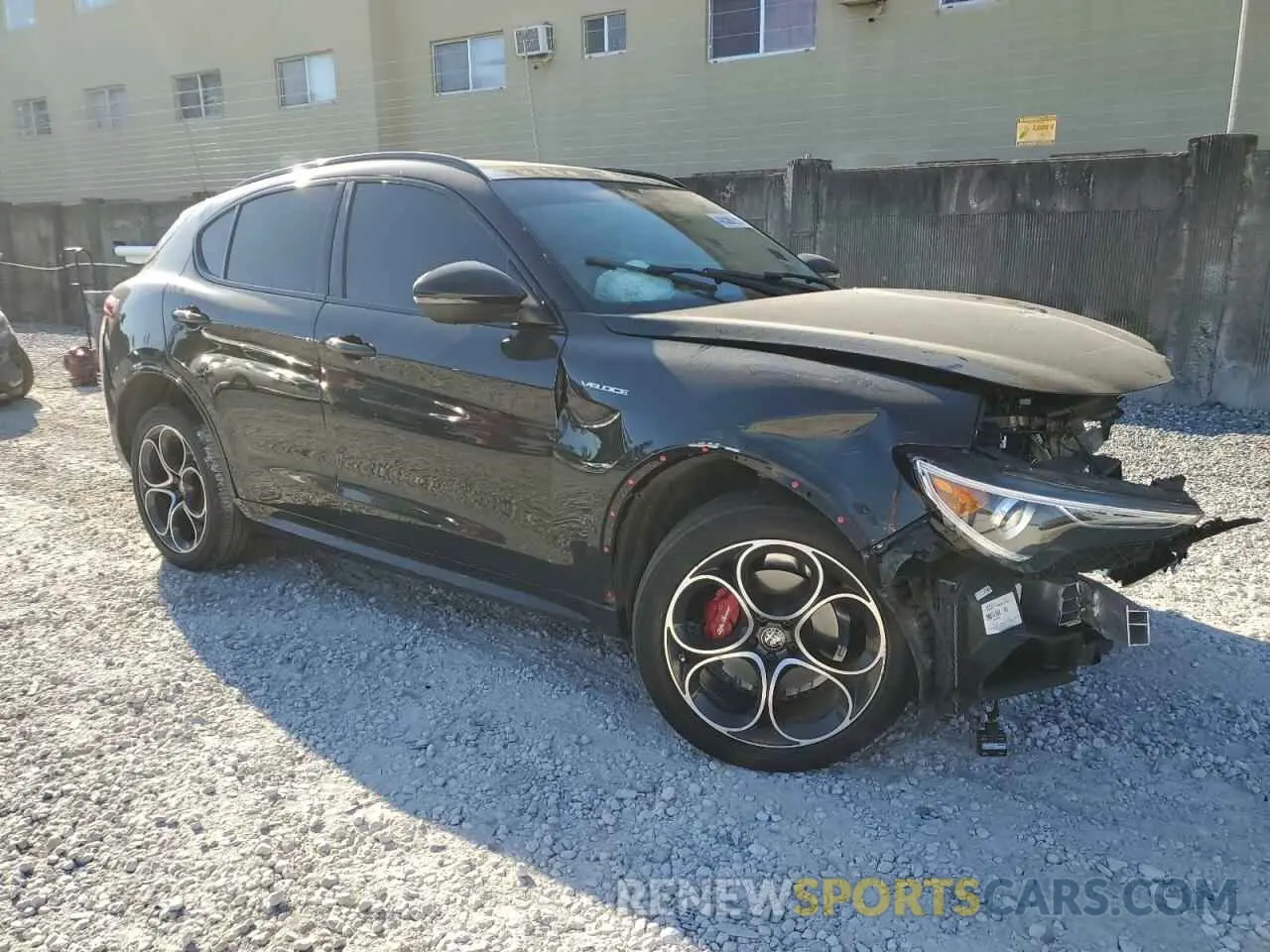 4 fotografías del automóvil dañado ZASPAKBN8N7D41653 ALFA ROMEO STELVIO 2022