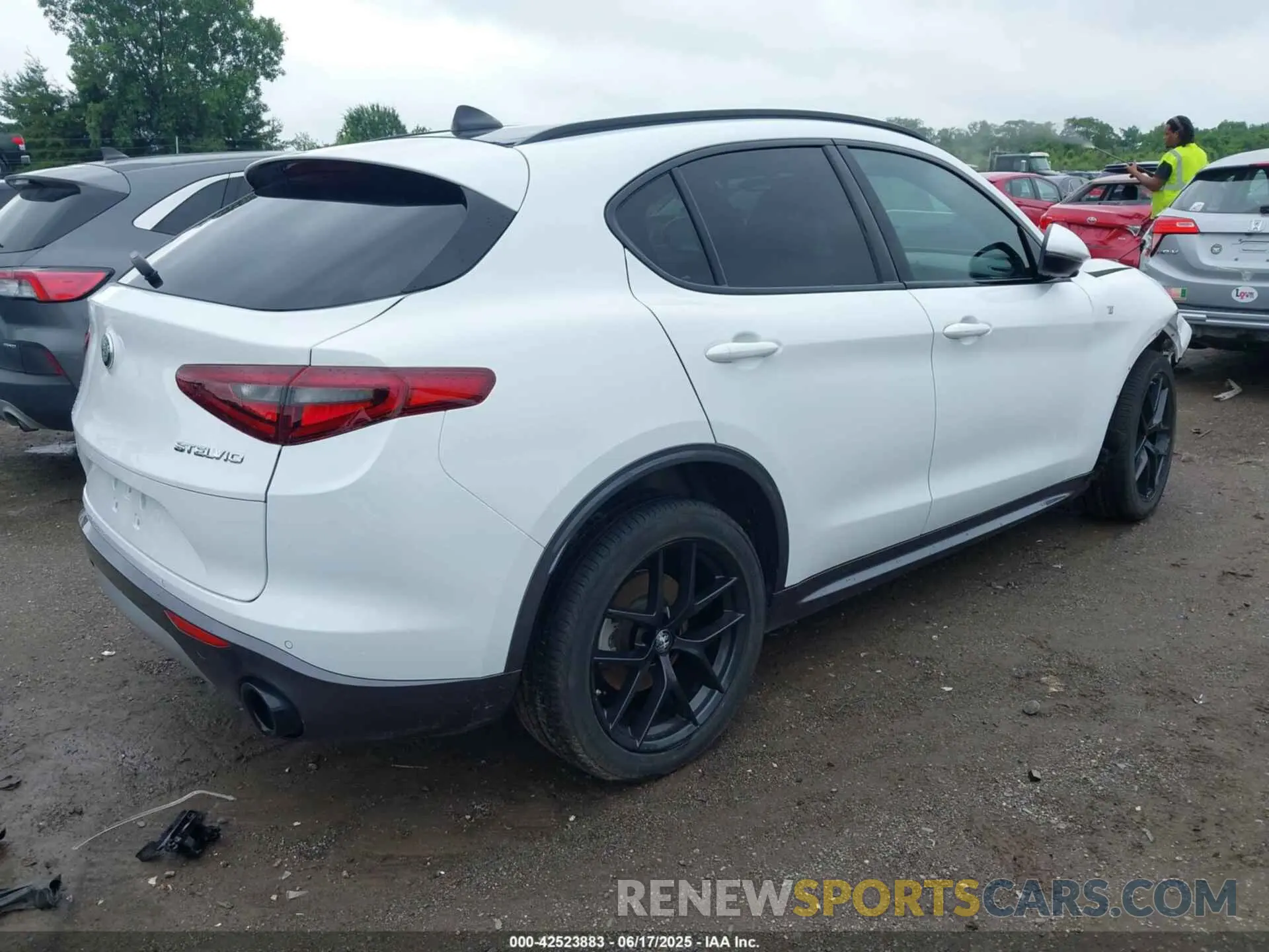 4 fotografías del automóvil dañado ZASPAKBN2P7D56698 ALFA ROMEO STELVIO 2023
